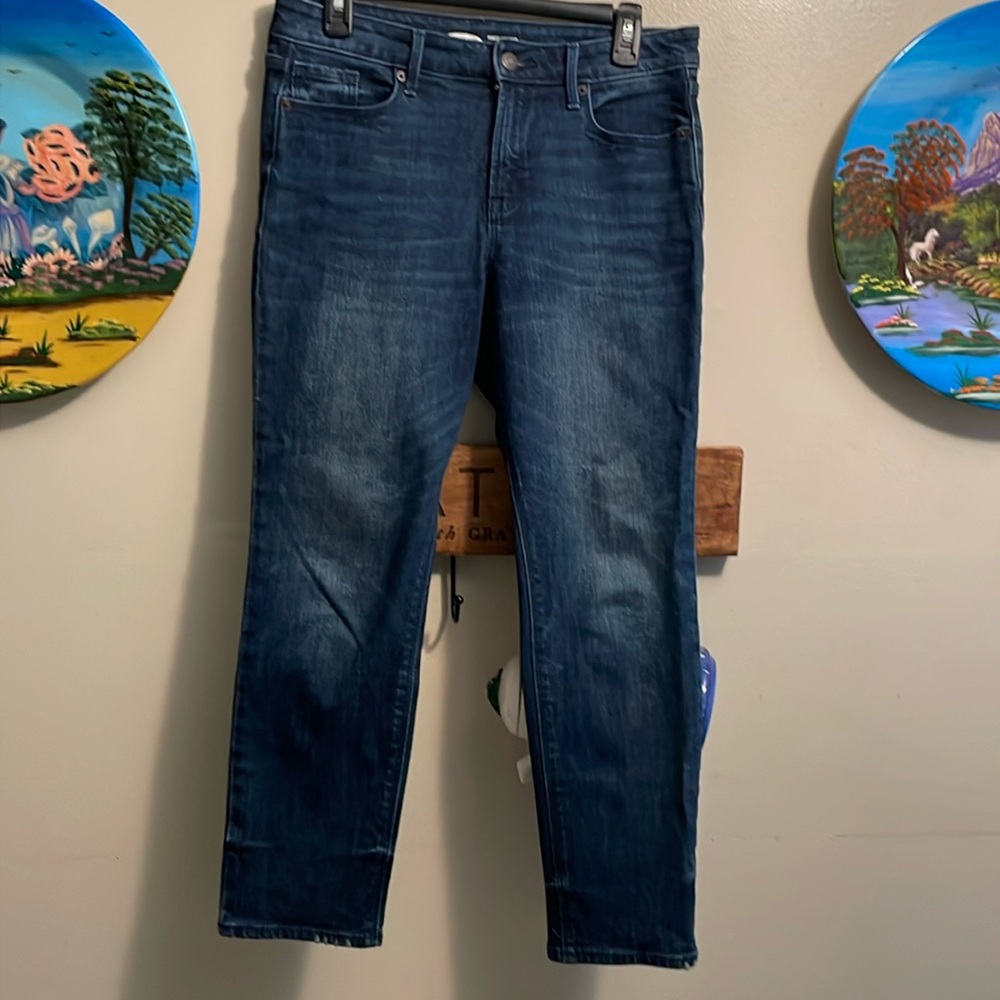 Distressed back pocket jeans